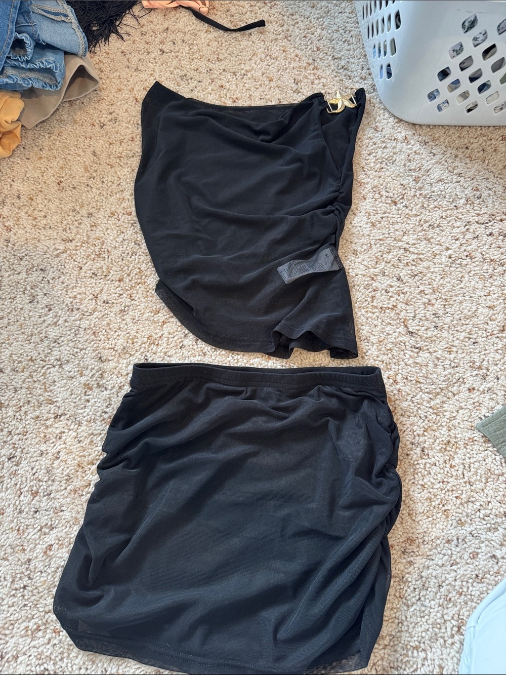 Women's Black Ruched Mini Skirt - Classic Everyday Style
